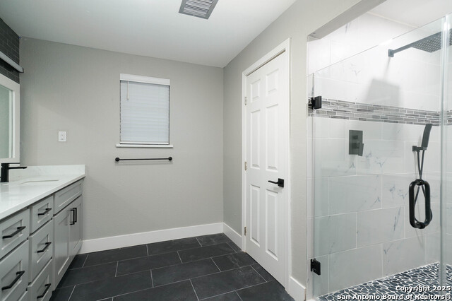 Image 16 of 34 For 8619 Oak Ledge
