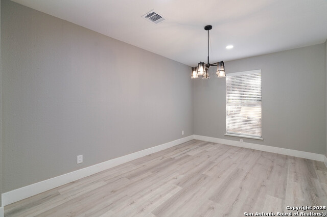 Image 6 of 34 For 8619 Oak Ledge