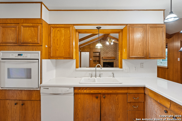 Image 12 of 25 For 626 Fawndale