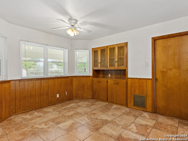 Image 13 of 25 For 626 Fawndale
