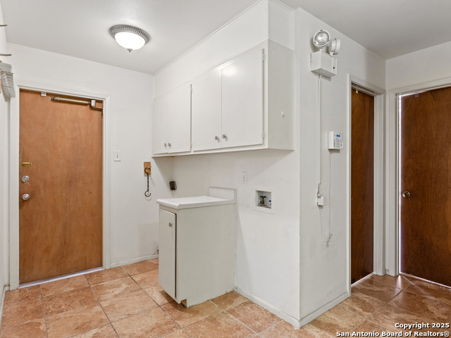 Image 14 of 25 For 626 Fawndale
