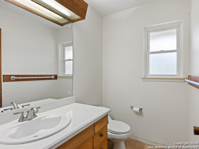 Image 15 of 25 For 626 Fawndale