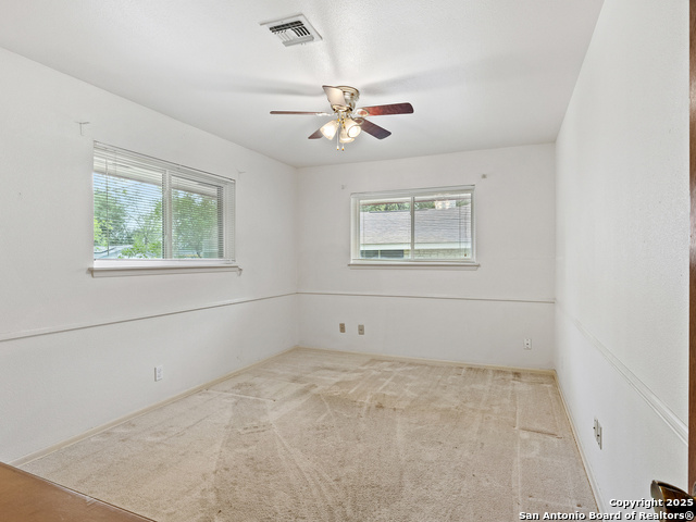 Image 16 of 25 For 626 Fawndale
