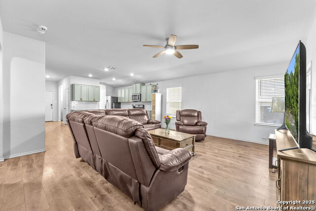 Image 4 of 28 For 8038 Falcon Meadow Dr