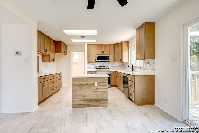 Image 10 of 33 For 14410 Longleaf Palm