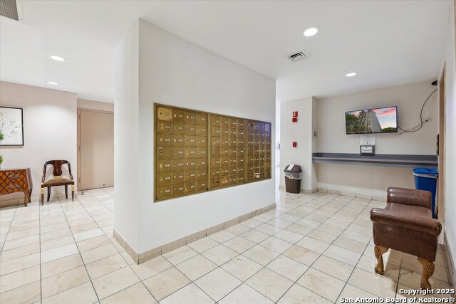 Image 42 of 48 For 7701 Wurzbach  1405
