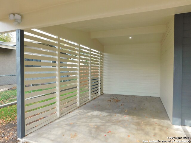 Image 4 of 26 For 6023 Lark Valley Dr