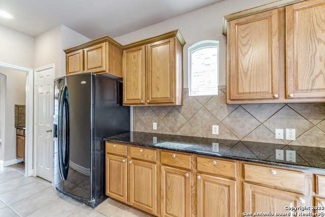 Listing photo id 10 for 3354 Highline