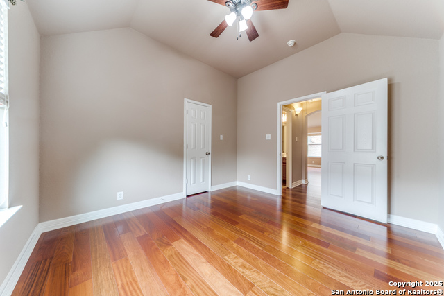 Listing photo id 18 for 3354 Highline