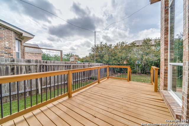 Listing photo id 21 for 3354 Highline