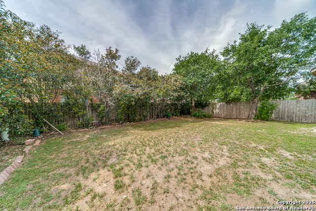Listing photo id 22 for 3354 Highline