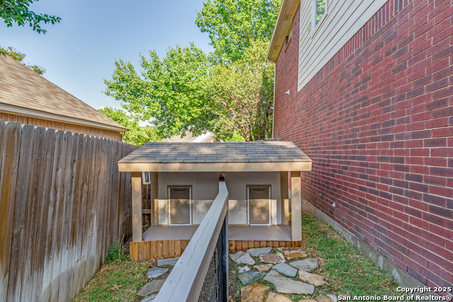 Image 32 of 38 For 11519 Brae Hill