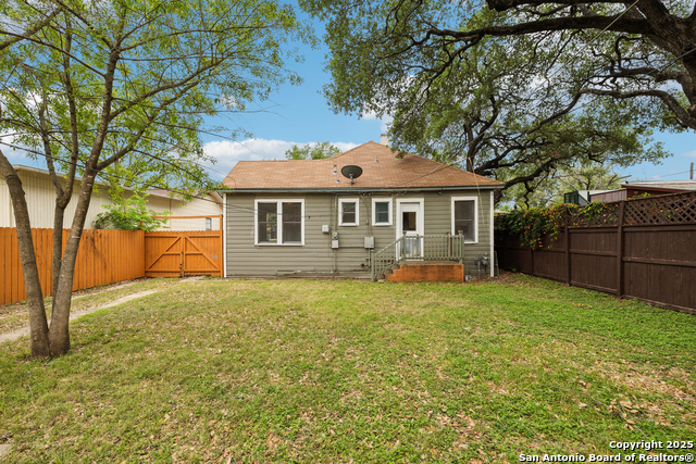 Listing photo id 36 for 1611 Mckinley