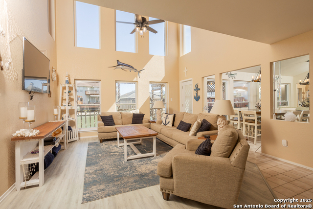 Listing photo id 5 for 15350 Tortuga
