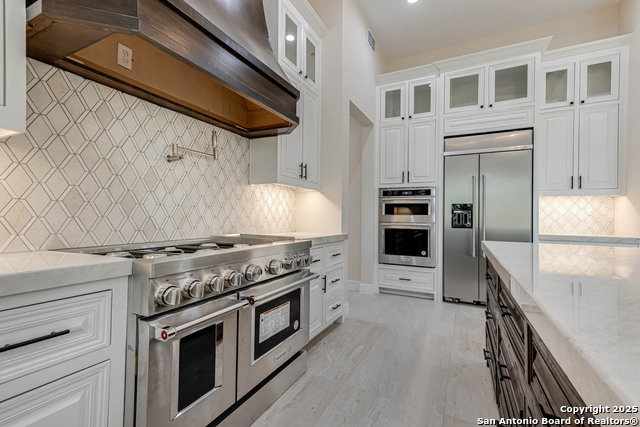 Listing photo id 8 for 1281 Adyson Ridge