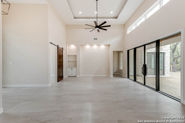 Listing photo id 14 for 1281 Adyson Ridge