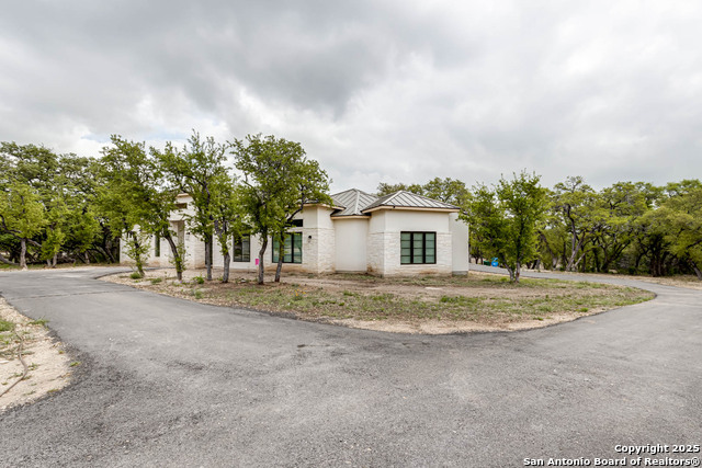 Listing photo id 0 for 1281 Adyson Ridge