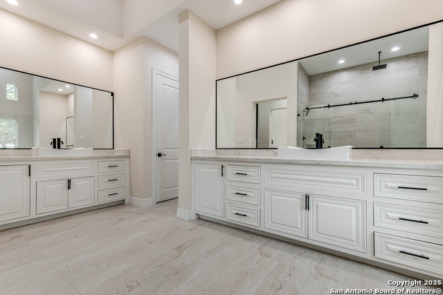 Listing photo id 19 for 1281 Adyson Ridge