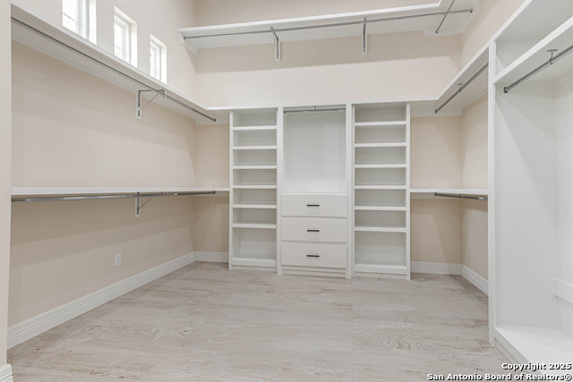 Listing photo id 20 for 1281 Adyson Ridge