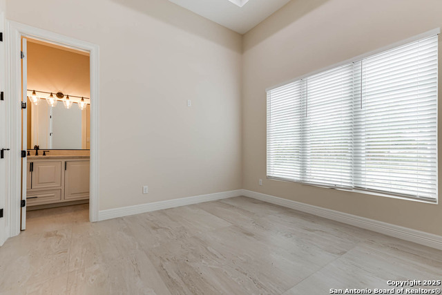 Listing photo id 25 for 1281 Adyson Ridge
