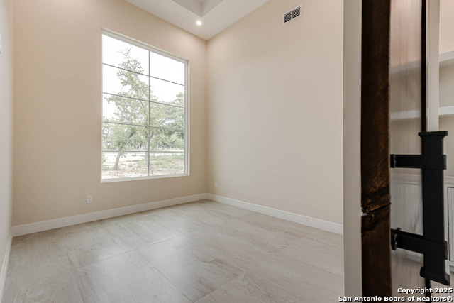 Listing photo id 27 for 1281 Adyson Ridge