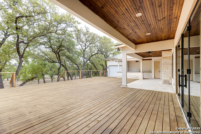 Listing photo id 32 for 1281 Adyson Ridge