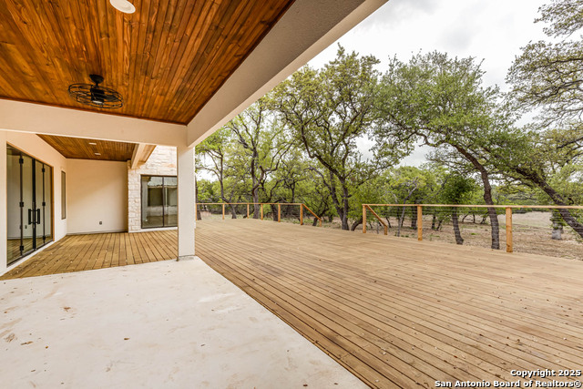 Listing photo id 34 for 1281 Adyson Ridge