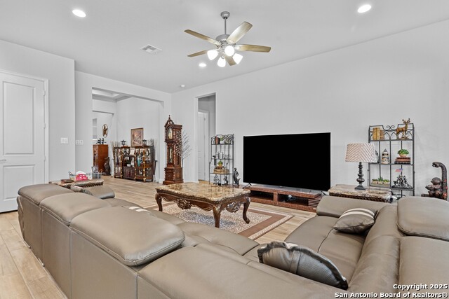 Listing photo id 10 for 12335 Fort Duncan