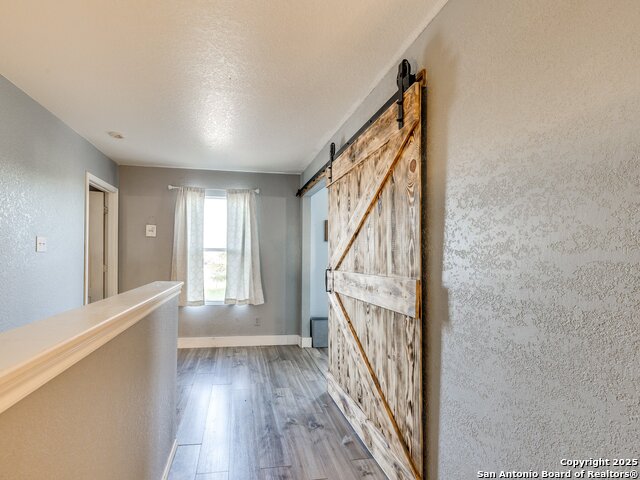 Listing photo id 16 for 689 Northgap