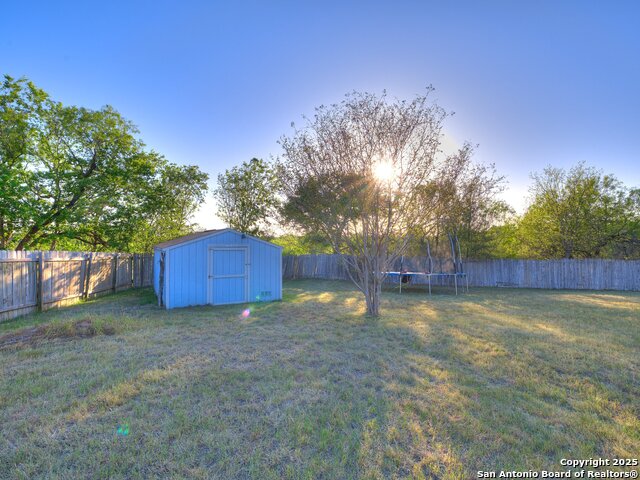 Listing photo id 26 for 689 Northgap