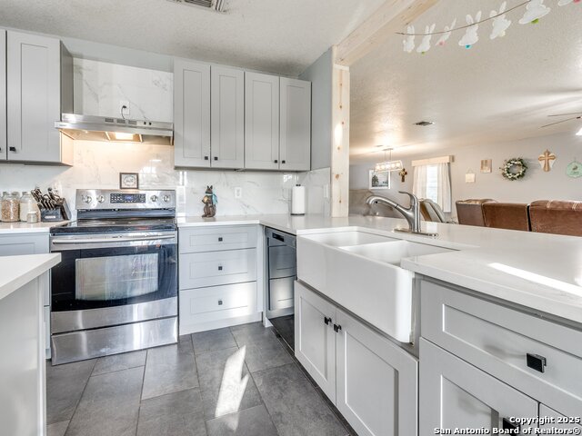 Listing photo id 6 for 689 Northgap