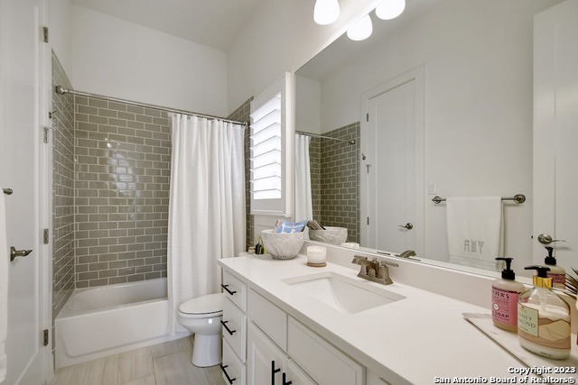 Image 21 of 36 For 7019 Cantera Manor Blvd