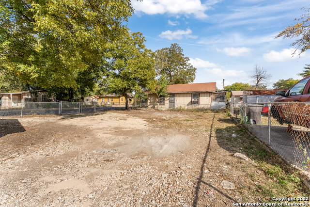 Image 13 of 28 For 402 San Horacio Ave S
