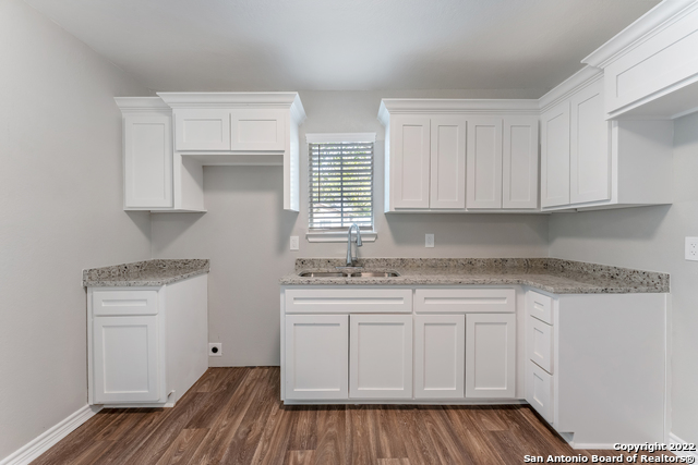 Image 17 of 28 For 402 San Horacio Ave S