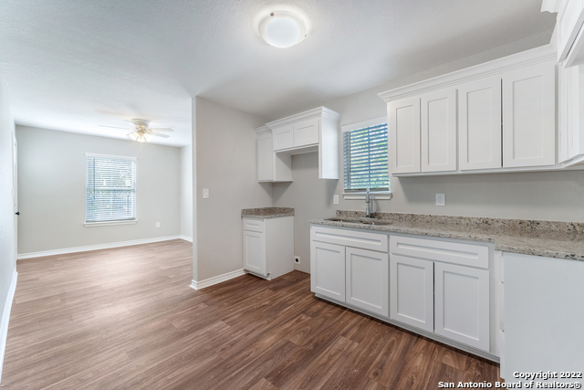 Image 18 of 28 For 402 San Horacio Ave S