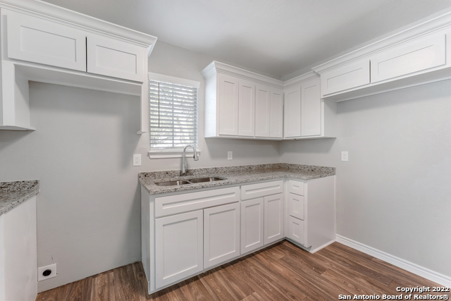 Image 19 of 28 For 402 San Horacio Ave S