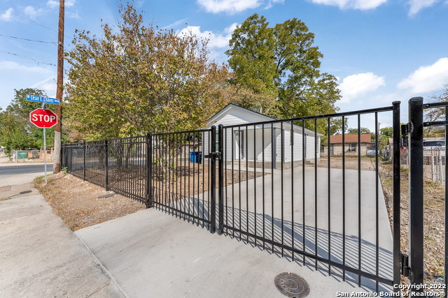 Image 2 of 28 For 402 San Horacio Ave S