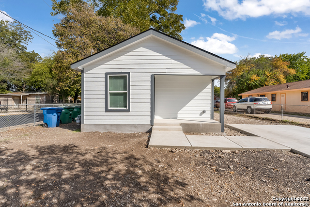 Image 5 of 28 For 402 San Horacio Ave S