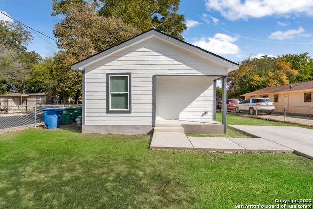 Image 6 of 28 For 402 San Horacio Ave S