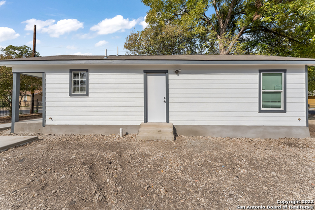 Image 7 of 28 For 402 San Horacio Ave S