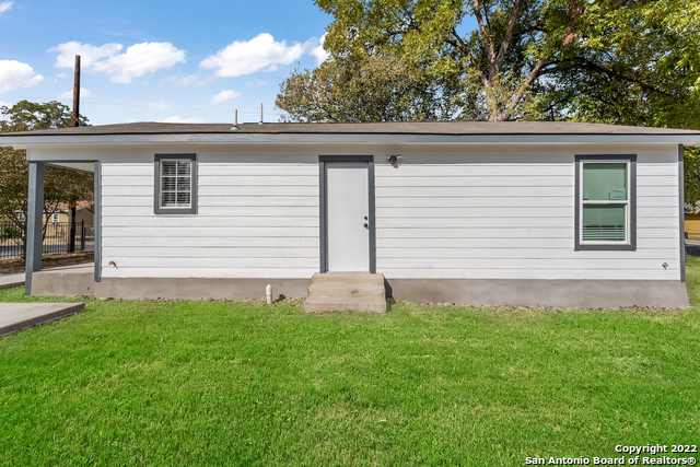 Image 8 of 28 For 402 San Horacio Ave S
