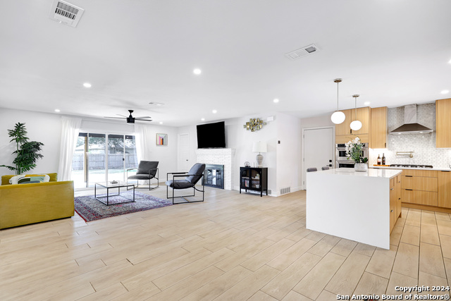 Image 4 of 31 For 122 Donella Dr