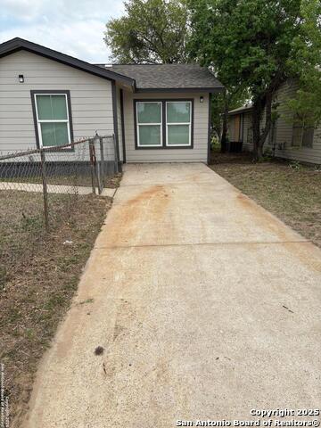 Image 4 of 25 For 606 Crockett