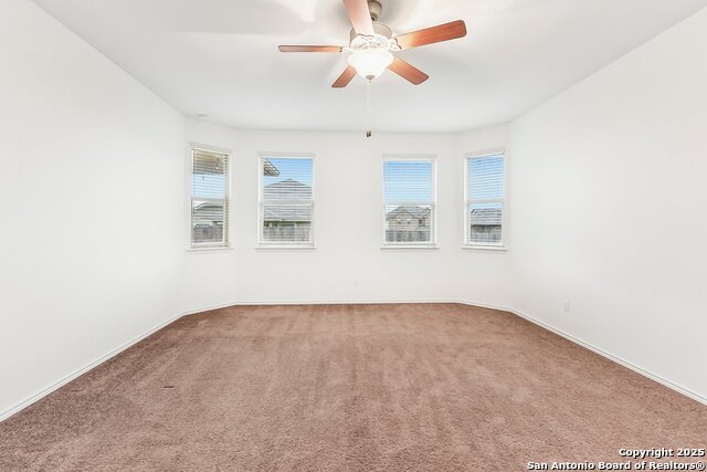 Listing photo id 8 for 704 Manzano