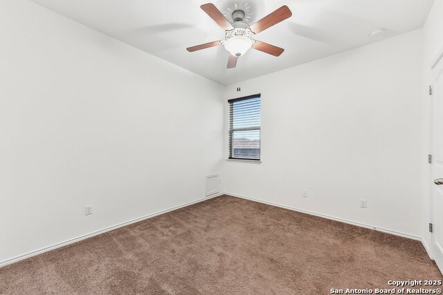 Listing photo id 13 for 704 Manzano