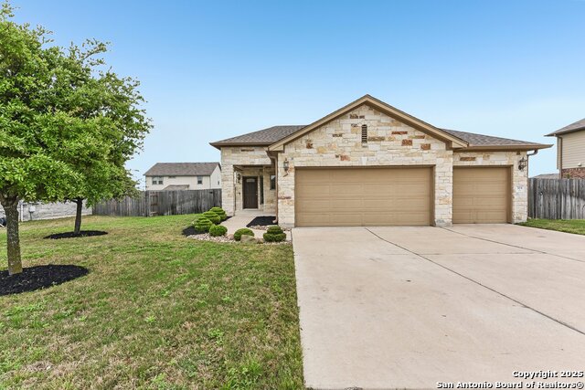 Listing photo id 0 for 704 Manzano