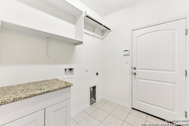 Listing photo id 19 for 704 Manzano