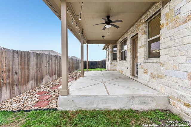 Listing photo id 22 for 704 Manzano