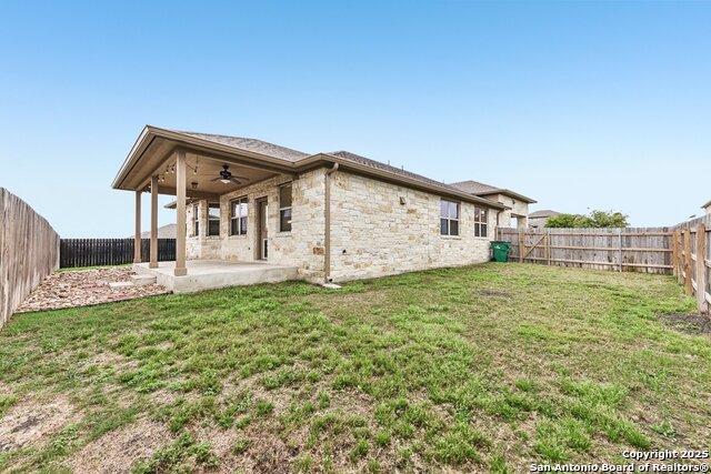 Listing photo id 23 for 704 Manzano