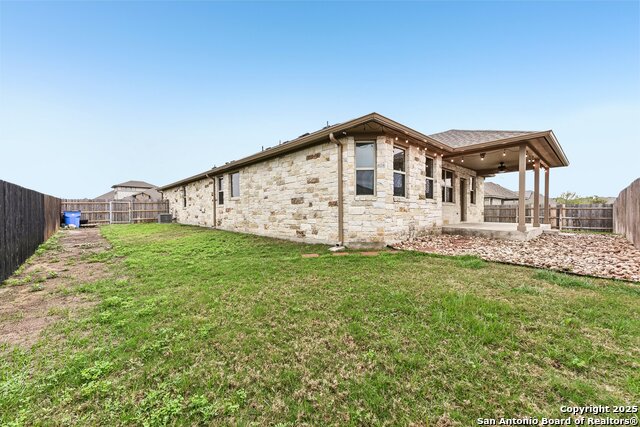 Listing photo id 24 for 704 Manzano